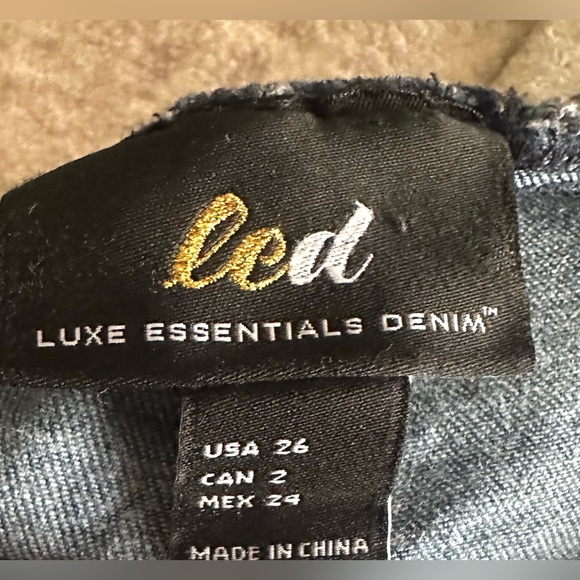 LED Dark Blue Maternity Jeans - Picture 5 of 5